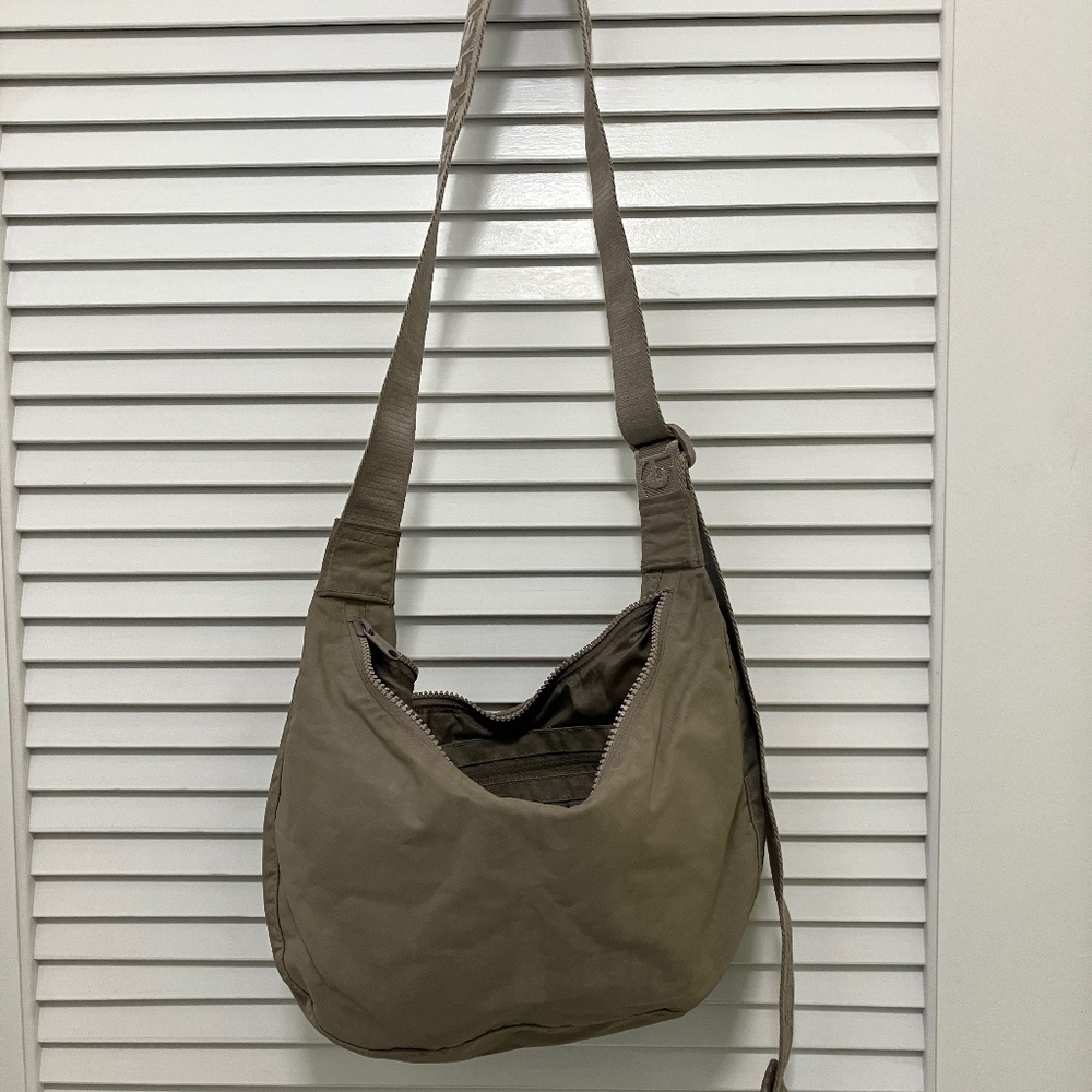Like New Baggu Taupe Medium Nylon Crescent Bag